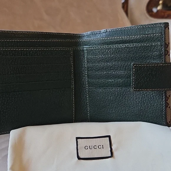 Gucci Beige and Brown GG Monogram Wallet - Picture 4 of 6